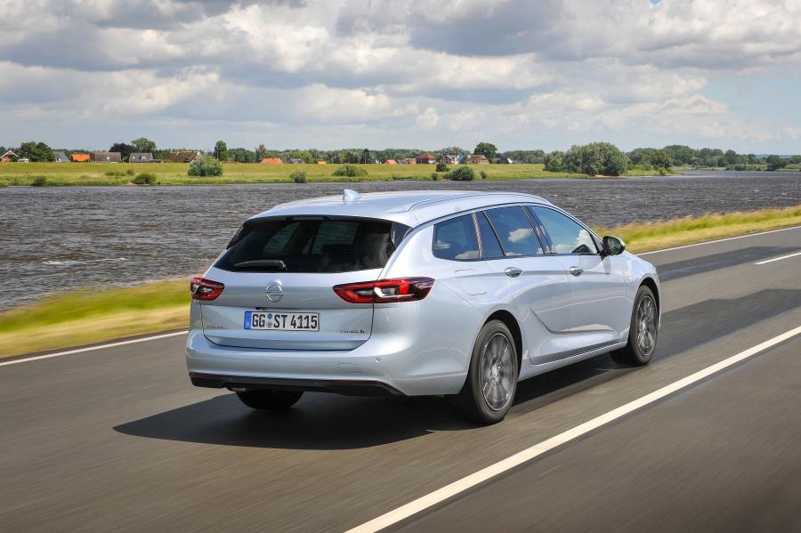  Opel Insignia Sports Tourer Turbo D 2017 года  (фото 30 из 40)